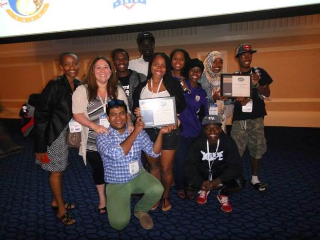 जीतन खड्का बर्लिंगटन समूह विविधता रक्सका युवाहरूसँग चित्रित छन्
